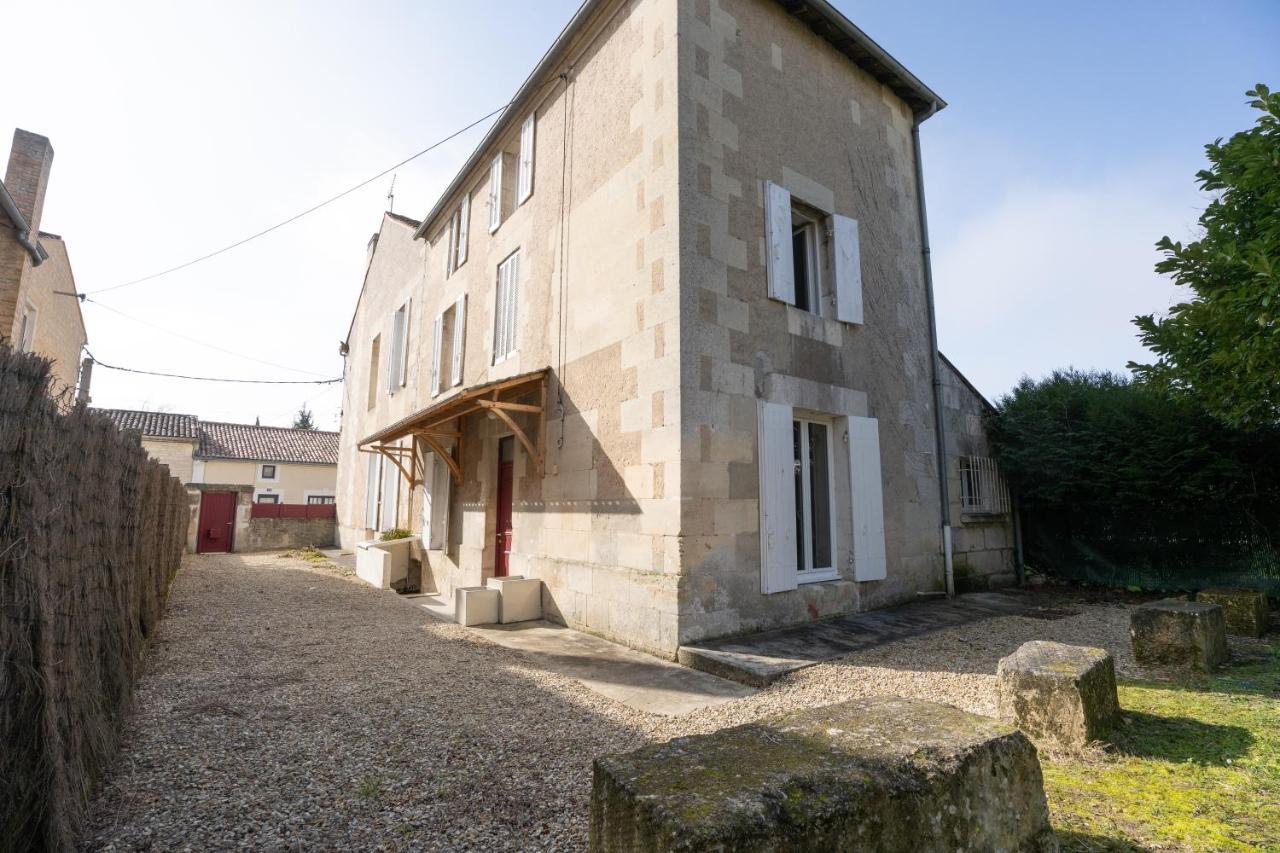 Maison De Ville Avec Jardin "La Coquette" Jonzac Exterior foto
